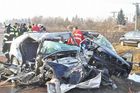 6 obětí na silnici u Prostějova. Příčina nehody neznámá