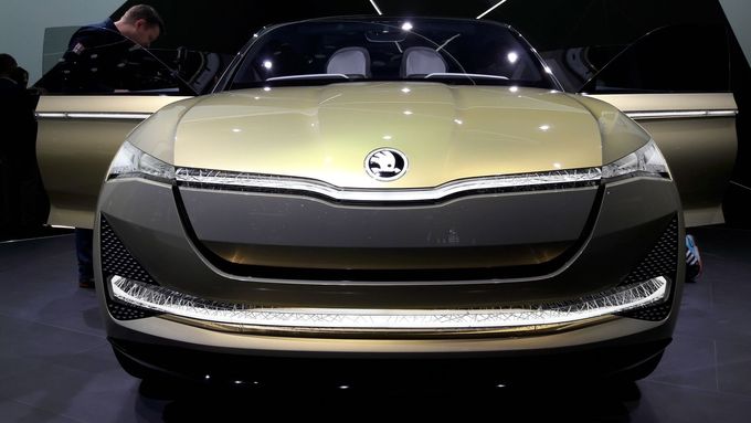 Vylepšený prototyp elektromobilu Škoda Vision E vystavený na autosalonu ve Frankfurtu.
