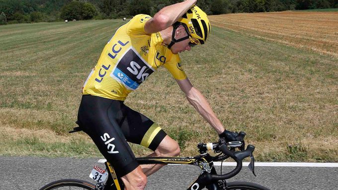 Froome odolává náporu soupeřů. Pokud udrží žlutý trikot i v dnešní náročné etapě, nejspíš bude o vítězi letošní Tour de France rozhodnuto.