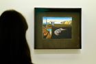 Persistance paměti na pařížské výstavě Salvadora Dalího