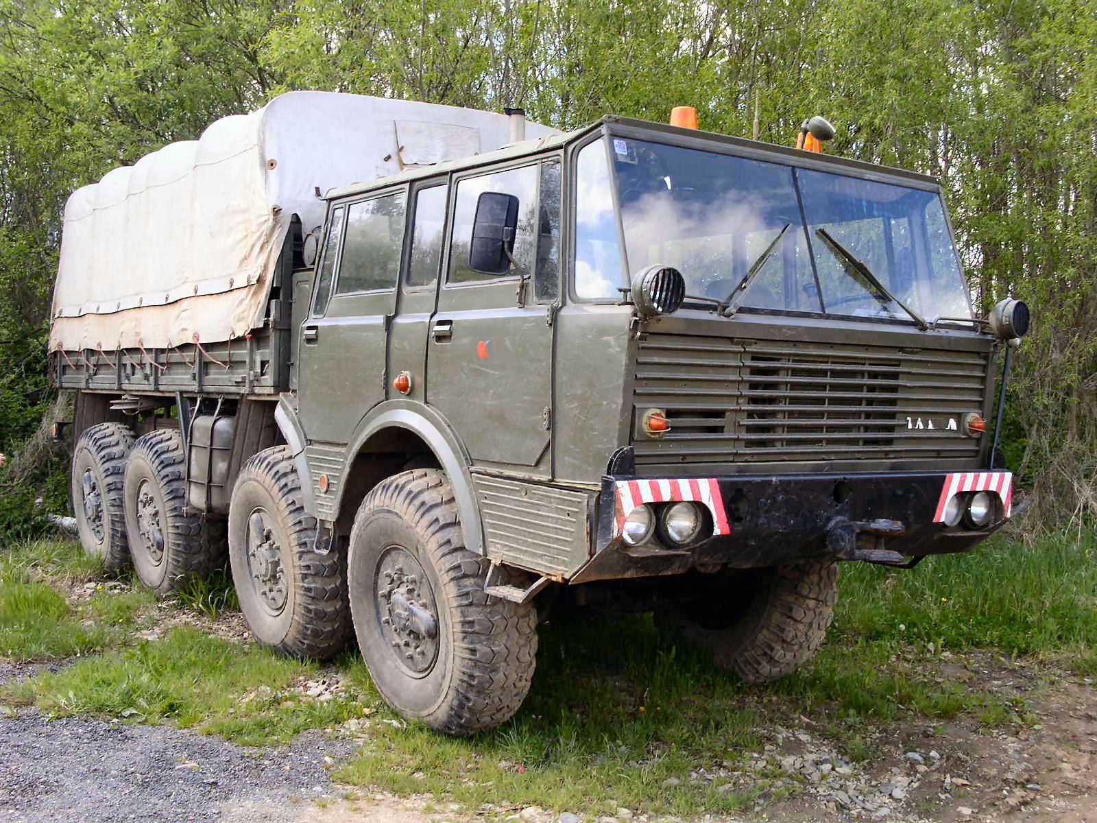 Tatra 813 Kolos