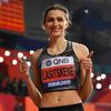 MS v atletice 2019: Ruska Marija Lasickeneová oslavuje vítězství ve skoku vysokém