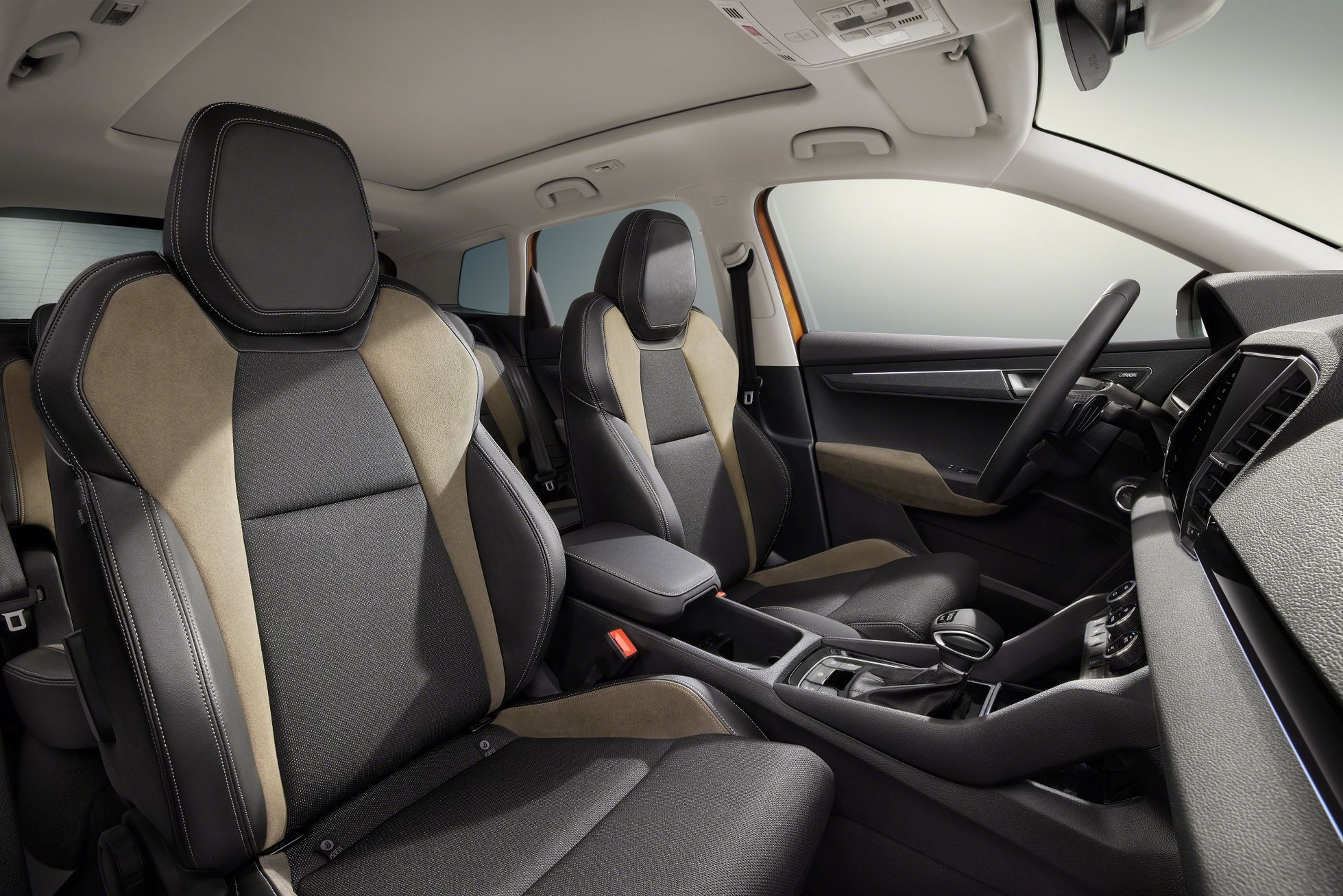 Škoda Karoq facelift - embargo 30.11.2021 10:00