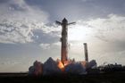 Kosmická loď Starship odstartovala z Texasu, pak podle plánu dopadla do oceánu
