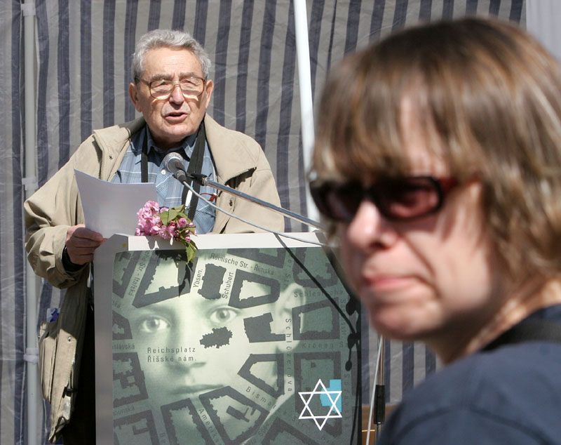 Den holocaustu a hrdiství na náměstí Míru