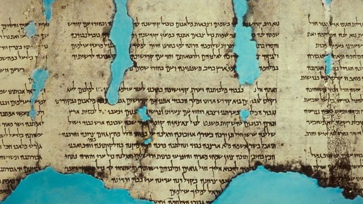 Archeologové hlásí velký objev. Našli nové fragmenty svitků od Mrtvého moře