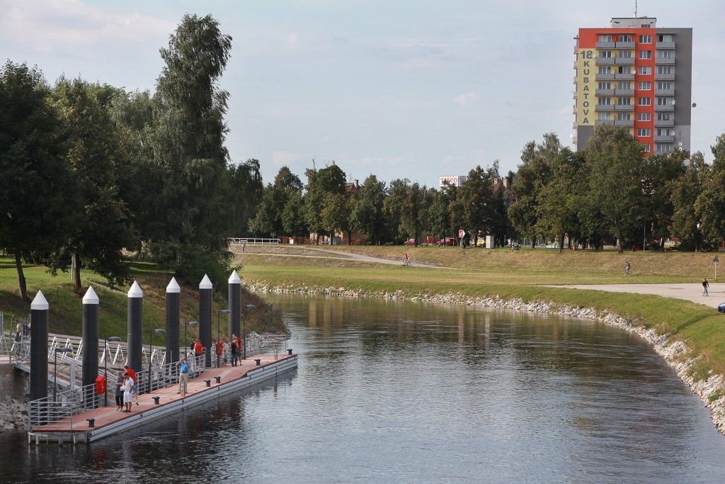 Splavná Vltava v ČB