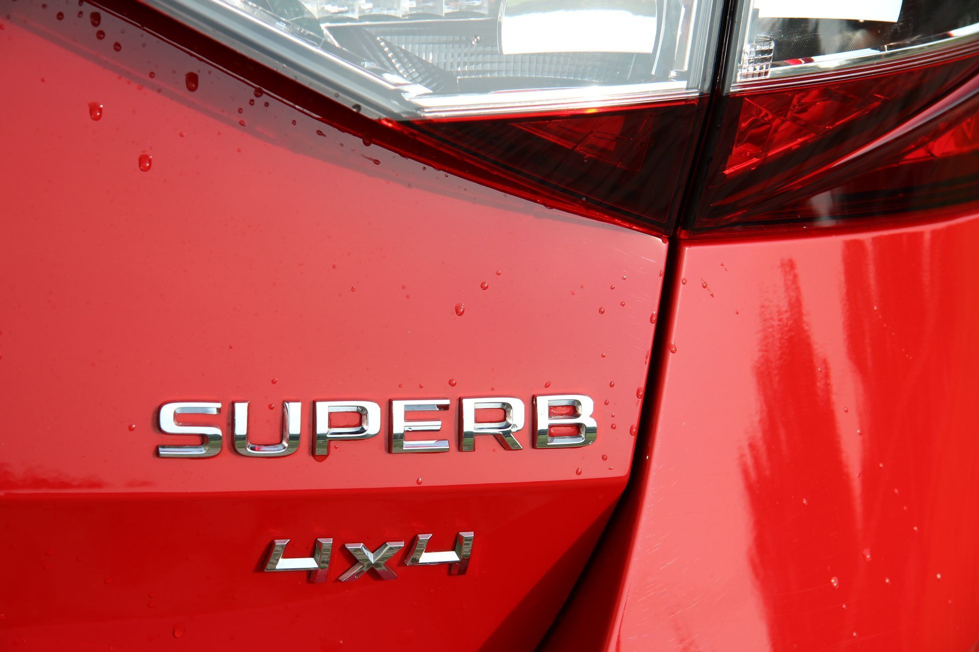 Škoda Superb Combi SportLine 7 nápis na zádi