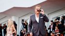 Kevin Costner na benátském festivalu.