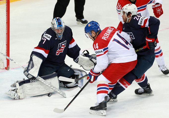 MS 2015, Česko-USA: Tomáš Plekanec - Connor Hellebuyck