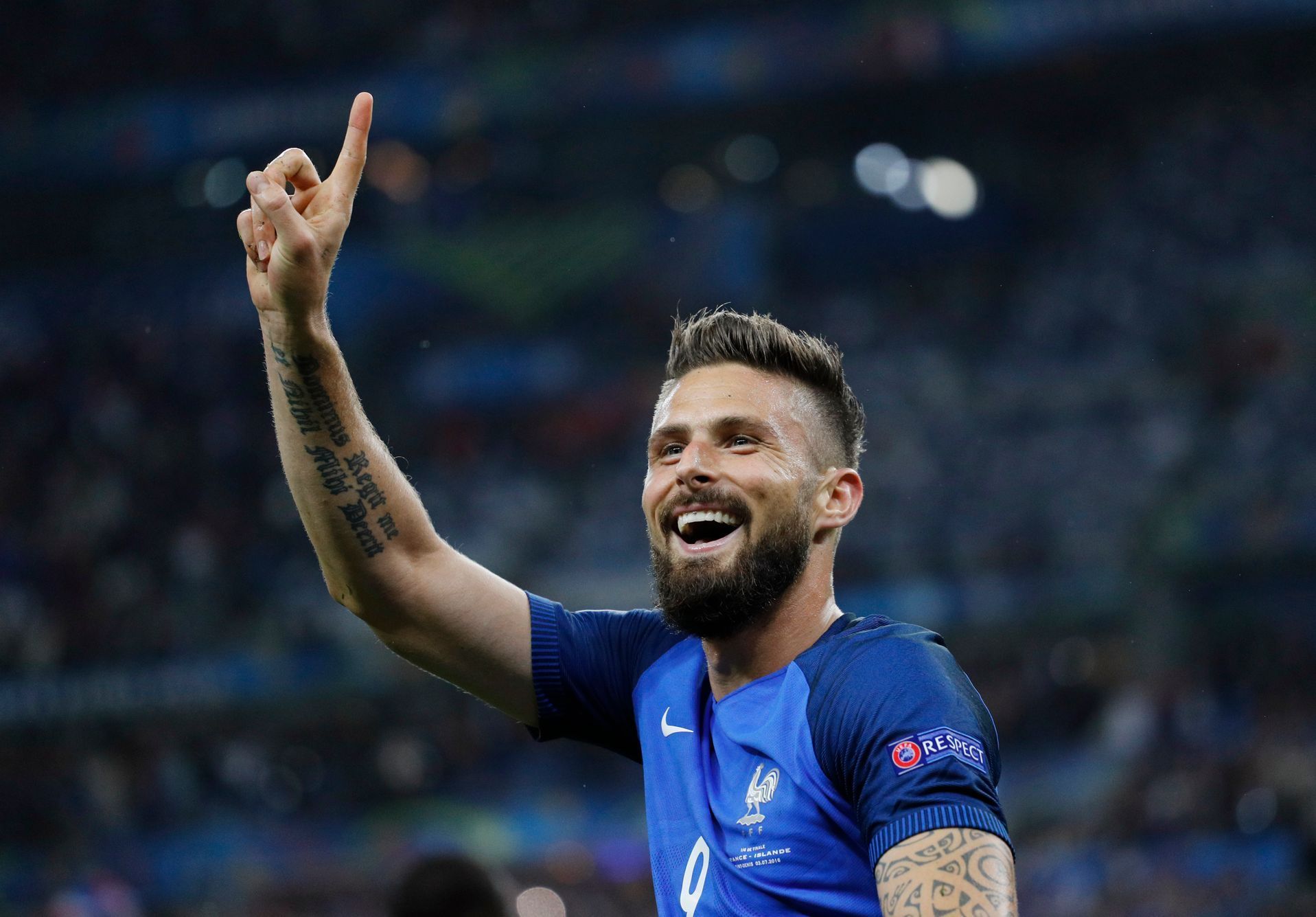 Euro 2016, Francie-Island: Olivier Giroud slaví gól na 5:1