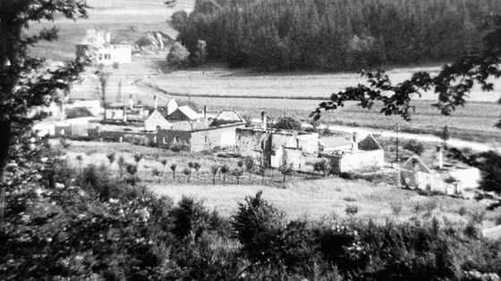 Foto: Teror nacistů na konci války. Masakry a vypálené osady komandy SS v dubnu 1945