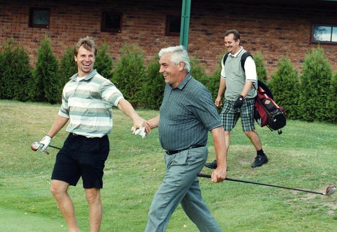 Ivan Hlinka v létě 2001 na golfu s Petrem Svobodou.