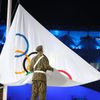 OH 2016, slavnostní zahájení: olympijská vlajka