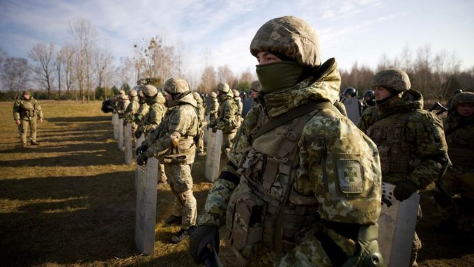 Ukrajinská pohraniční stráž na běloruské hranici