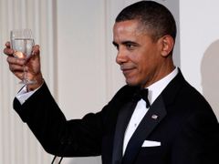 Prezident Obama na obrovském banketu na Chuovu počest