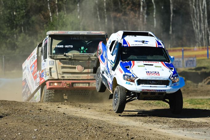 Dakar setkání v Sosnové 2017: Tomáš Ouředníček, Ford a Tatra