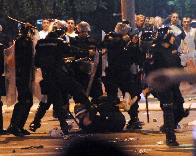 Demonstrace na podporu Karadžiče v Bělehradě