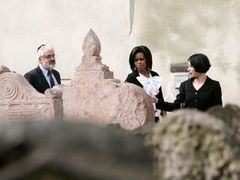 Na prohlídce židovského hřbitova.