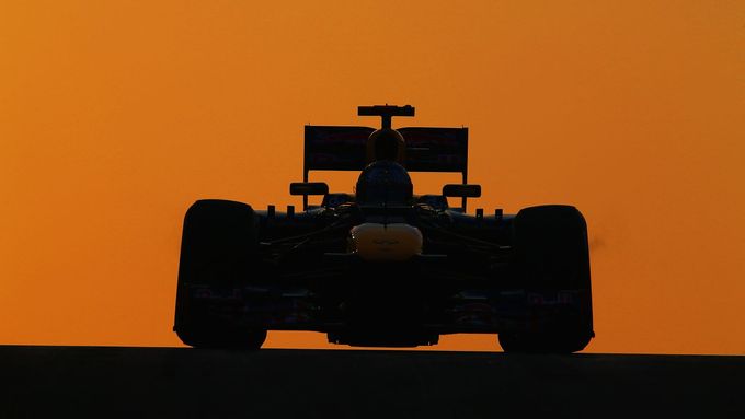 FOTO Bitva Alonsa s Vettelem ve dvanácti obrazech