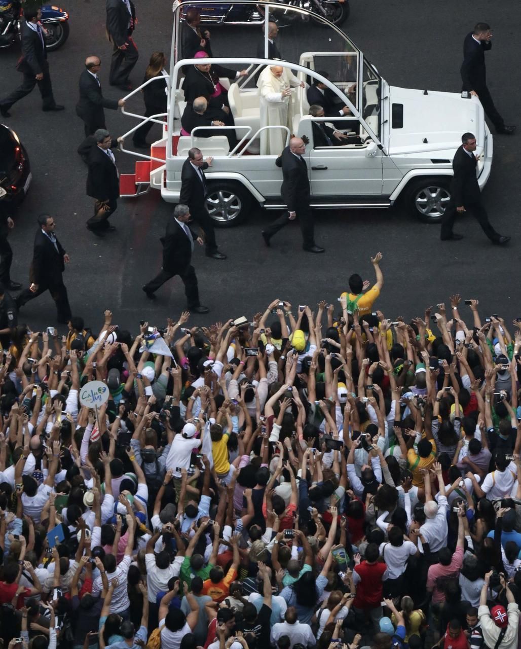 Papež František na své první zahraniční cestě