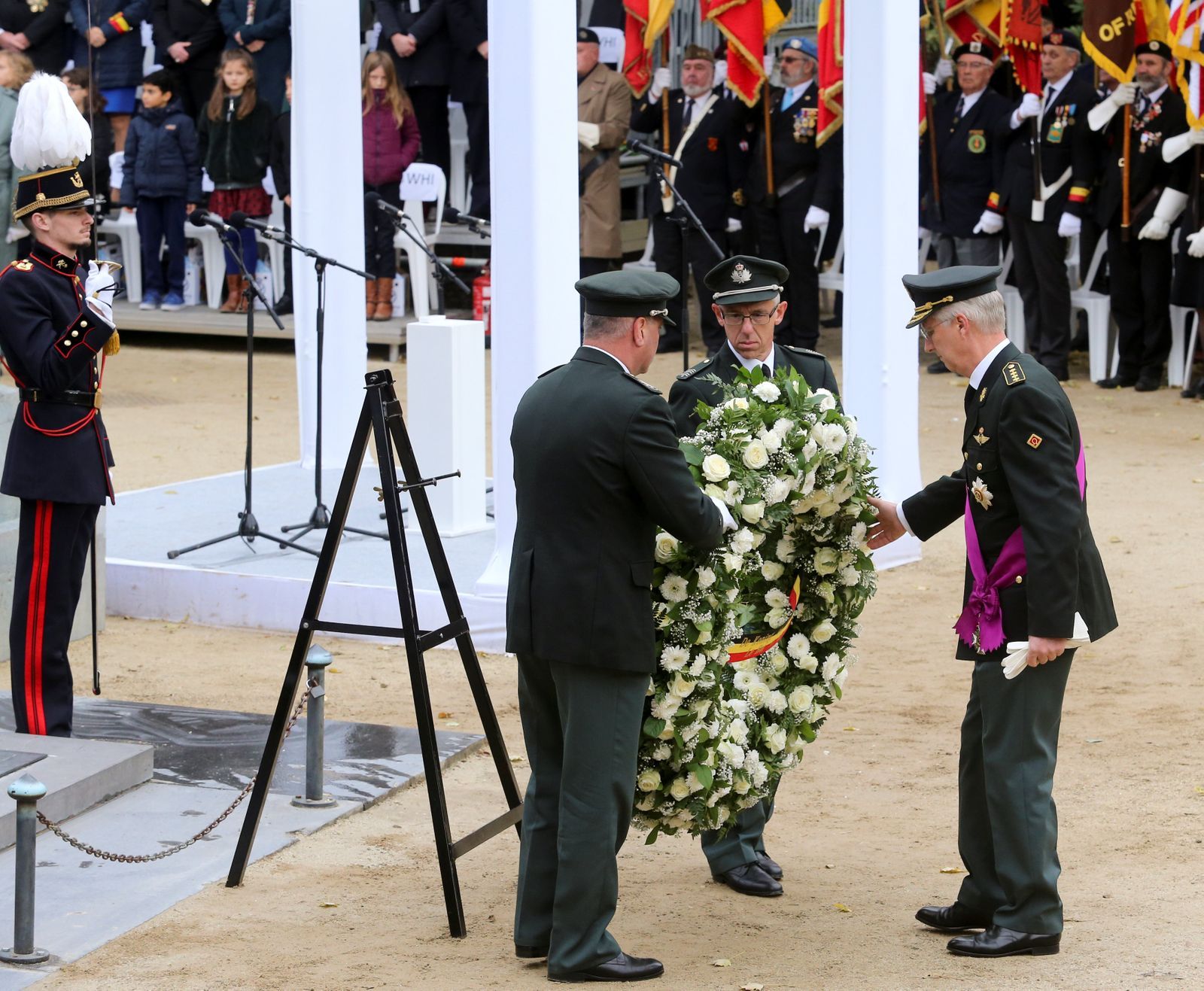 Belgický král Philippe položil věnec na pomník neznámého vojína v Bruselu během oslav 100. výročí konce první světové války.