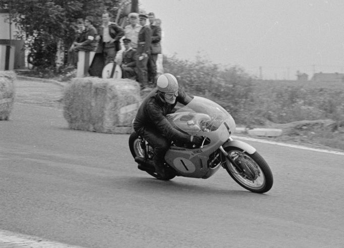 VC Československa 1965: Mike Hailwood, Honda