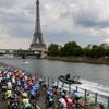 Peloton v Paříži na Tour de France 2014