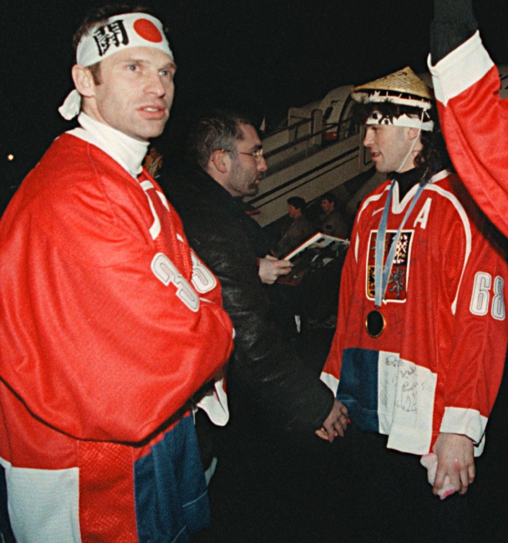 Archivní snímky z ZOH Nagano 1998 - hokej. Jágr a Hašek