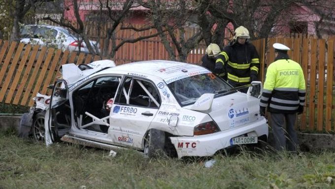 Nehodu během rallye v Lopeníku nepřežily čtyři dívky.