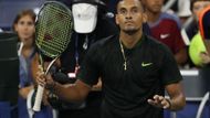 To Australan Nick Kyrgios musel utkání třetího kola proti Ukrajinci Marčenkovi skrečovat. Po třetím setu měl slzy v očích a stěžoval si na bolest v boku. Po utkání se rozjela diskuze tenisových odborníků, kdy už se konečně na grandslamu projeví vyhlášený talent australského bouřliváka. Zatím má na kontě dvě čtvrtfinále z Austrálie a Wimbledonu.