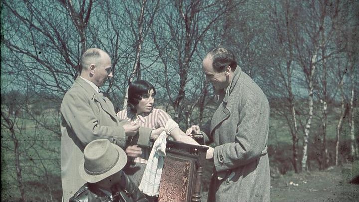 Foto: Přehlížený holokaust. Nacisté před 77 lety zavraždili tisíce Romů v Osvětimi; Zdroj foto: Bundesarchiv, R 165 Bild-244-70 / CC-BY-SA 3.0