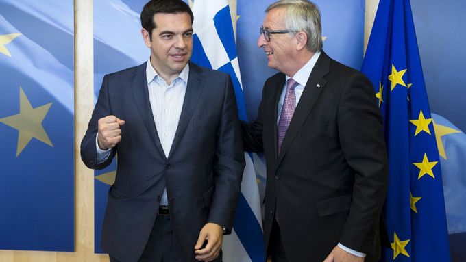 Řecký premiér Alexis Tsipras s předsedou Evropské komise Jeanem-Claudem Junckerem.