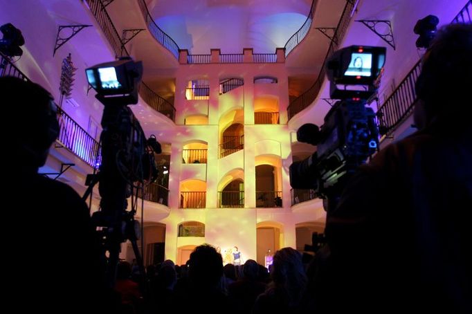 Celý předávací ceremoniál v Muzeu hudby na Malé Straně zaznamenávala Česká televize.