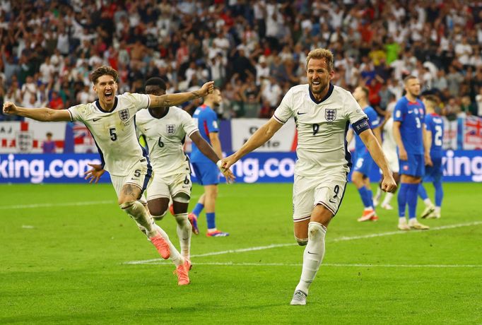 Harry Kane slaví gól v osmifinále Eura 2024 Anglie - Slovensko