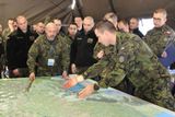 Operační plánování na štábu mnohonárodní divize NATO při cvičení Amber Bridge (na snímku je štáb divizního velitelství, tehdy zástupce velitele divize Karel Řehka zprava). Elblag, Polsko, 2017.