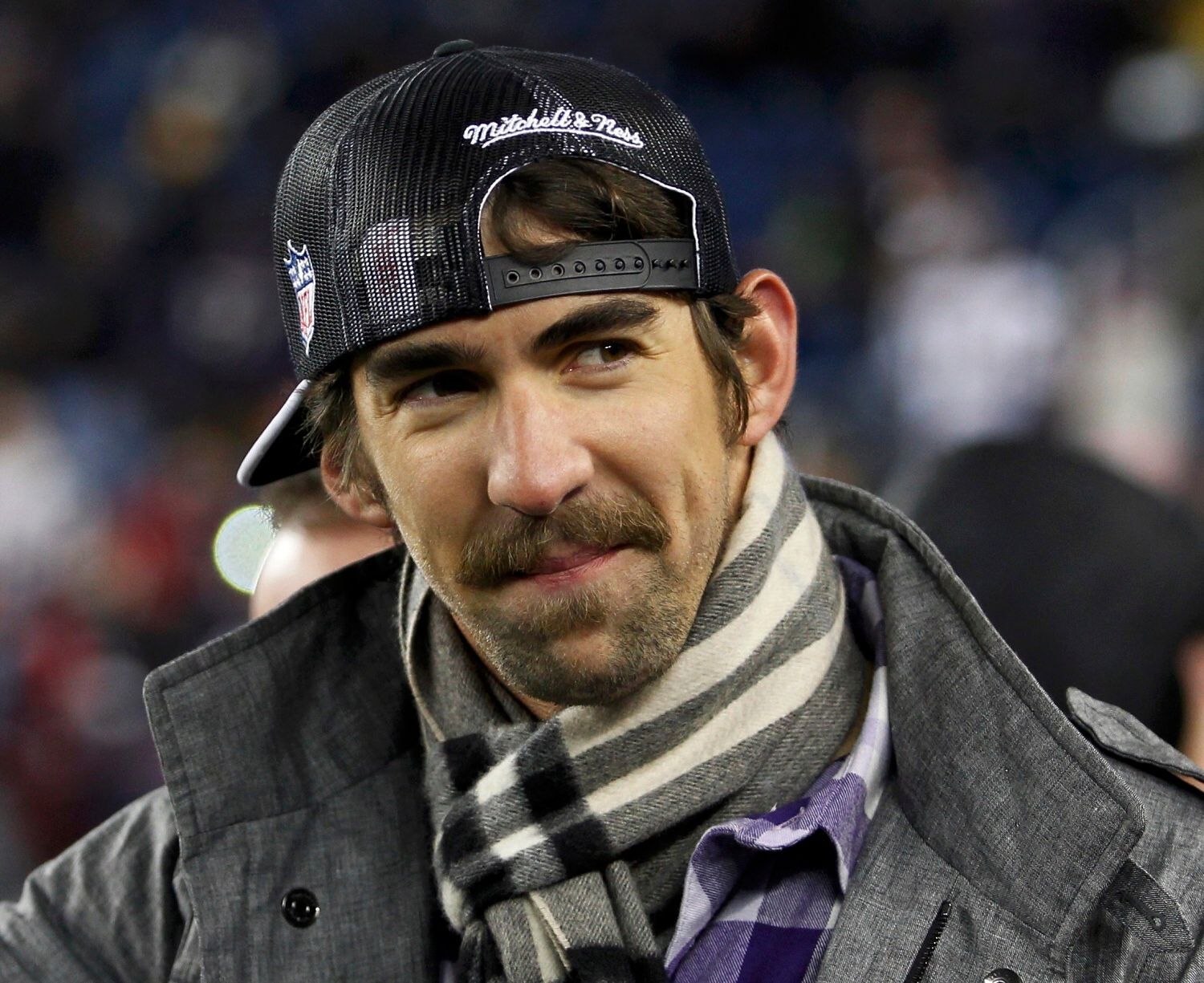 Michael Phelps na NFL jako fanoušek  Baltimore Ravens
