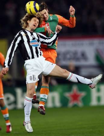 Juventus - Werder Brémy: Nedvěd a Frings