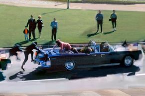 Foto: Padly tři výstřely a začala panika. Rekonstrukce atentátu na Johna F. Kennedyho