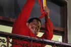 Po sečtení 90 procent odevzdaných hlasů se mohl Chávez se ziskem 54,42 procenta hlasů právem cítit jako vítěz...