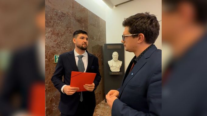 Matěj Gregor (Motoristé sobě) a Lucie Bartošová (ODS)