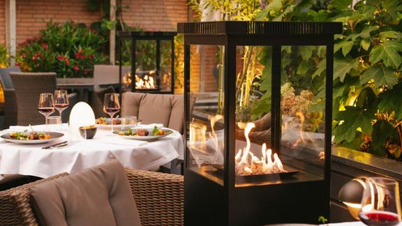 Venkovní plynové ohniště vytvoří na vaší terase či v zahradě skutečně romantickou a pohodovou atmosféru