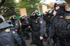 Policie rozehnala technoparty v pražských Holešovicích