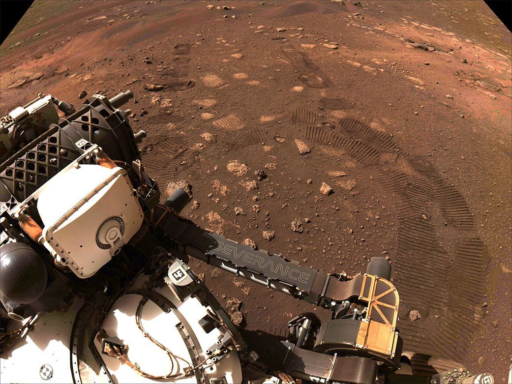 První rok roveru Perseverance na Marsu