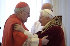 Benedikt změnil pravidla, volba papeže může začít dříve