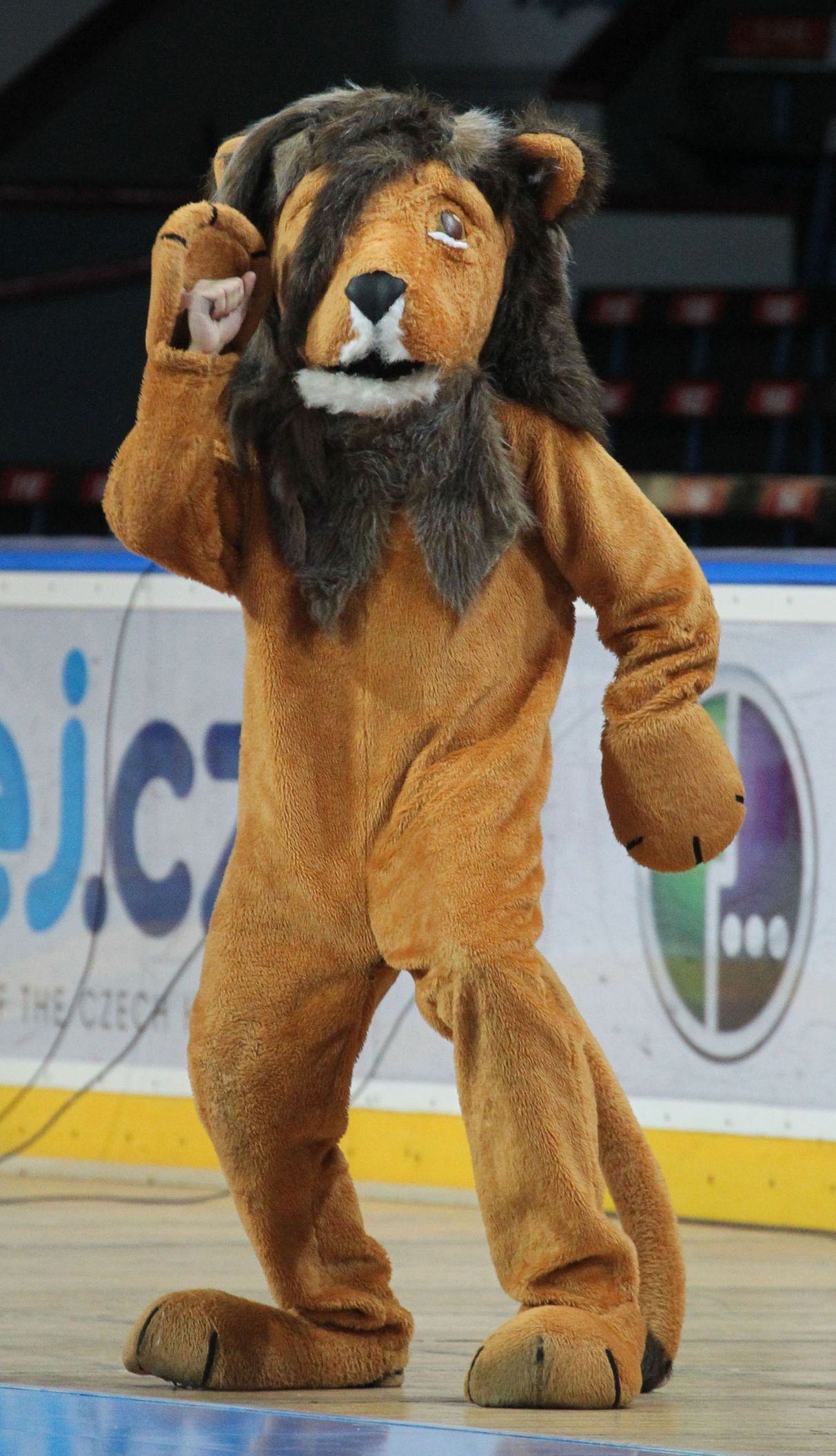 Basketbal, Nymburk - Fuenlabrada: maskot