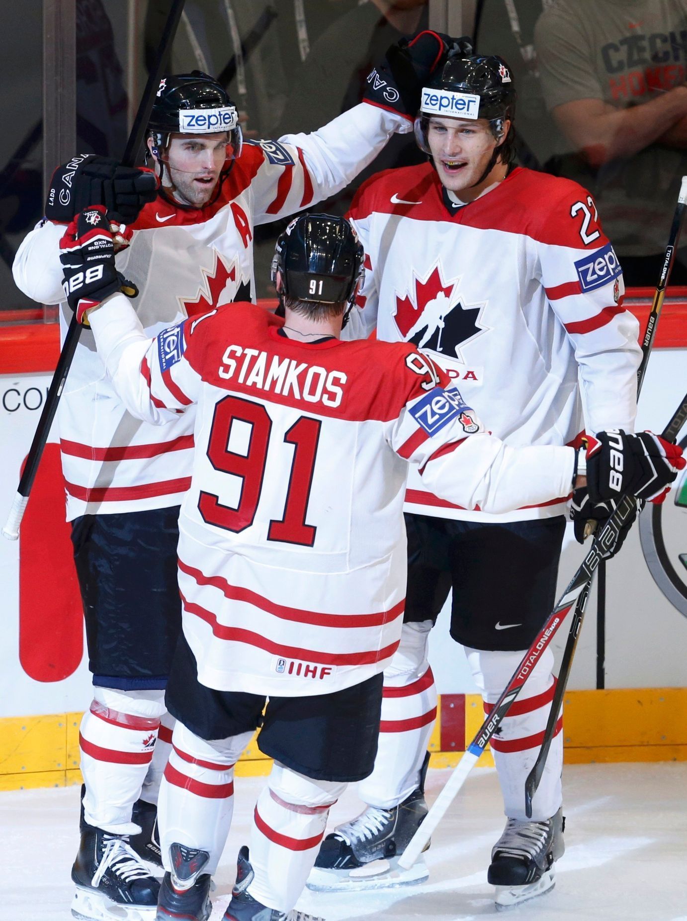 MS v hokeji 2013, Kanada - Švýcarsko: Kanada slaví gól
