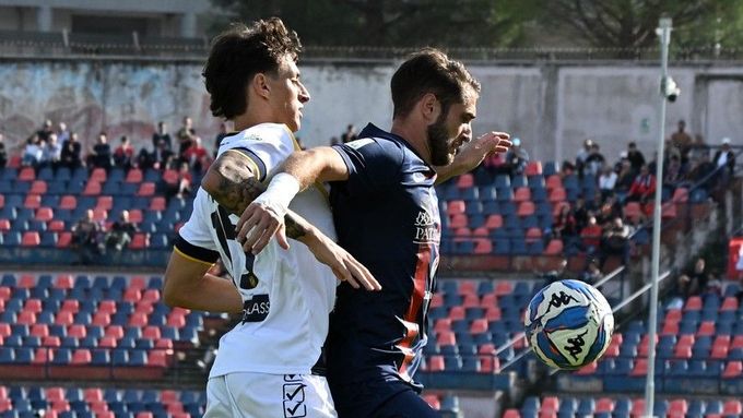 Romano Floriano Mussolini (vlevo) v dresu týmu Juve Stabia