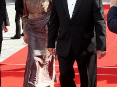 Po červeném koberci k hotelu Thermal se prošli i prezident Václav Klaus s chotí Livií.