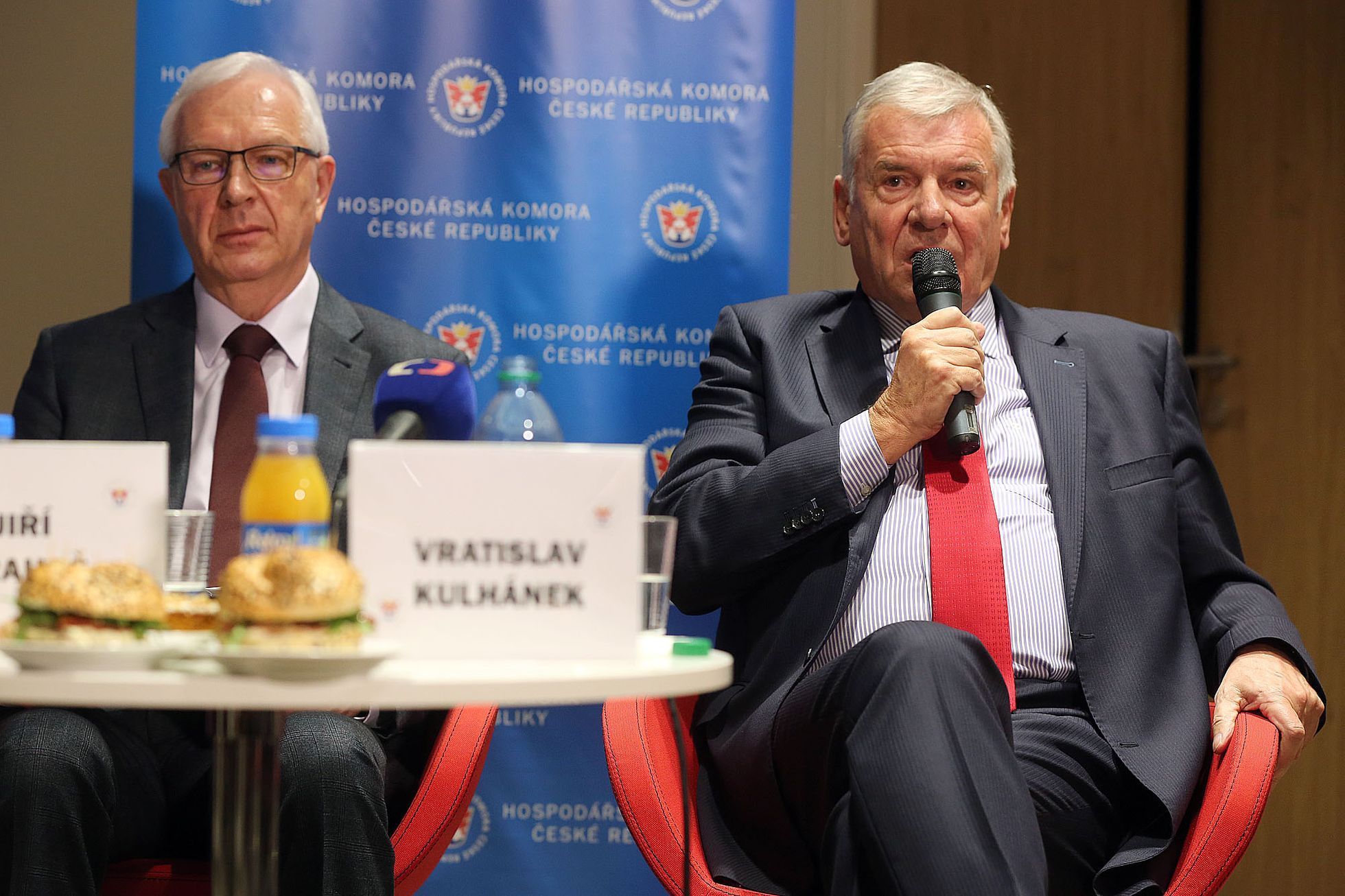 Debata kandidátů na prezidenta o ekonomické diplomaci